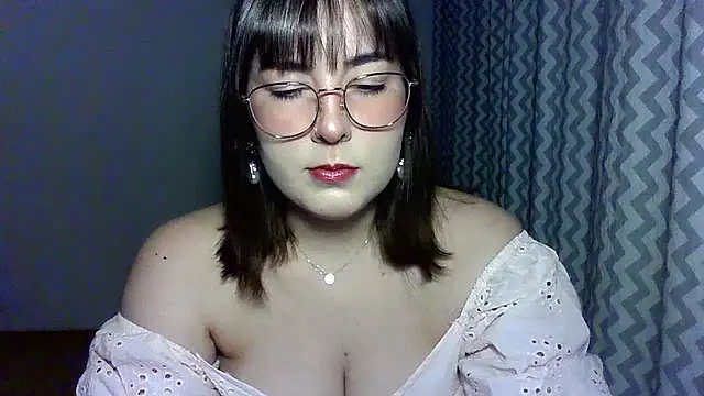 ClaraHard online show from July 2026 07:10:02 PM