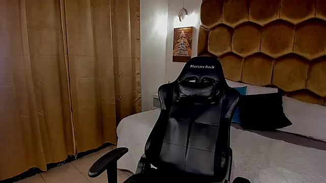 Emmet CollinsJS online show from April 2026 04:56:02 PM