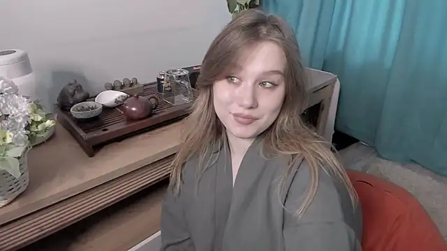 Snapshot of JennyHardy chatting on June 2026 02:01:02 PM JennyHardy online show from June 2026 02:01:02 PM