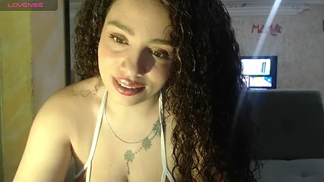 Snapshot of melany_montenegro chatting on June 2026 09:15:02 AM melany montenegro online show from June 2026 09:15:02 AM