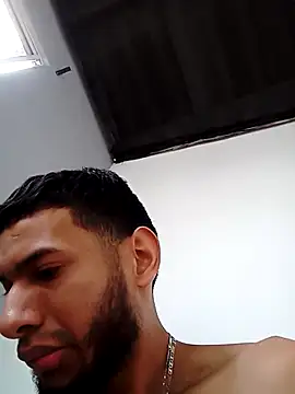 Snapshot of Oriente_65 chatting on June 2026 07:34:01 PM Oriente 65 online show from June 2026 07:34:01 PM