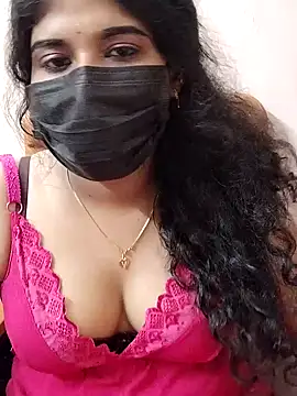 Sunitha28 online show from April 2026 07:18:01 PM