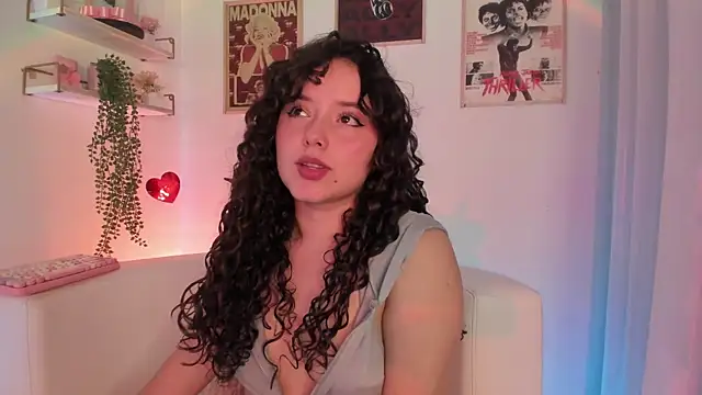 Snapshot of Ally_belle chatting on July 2026 09:30:01 PM Ally belle online show from July 2026 09:30:01 PM