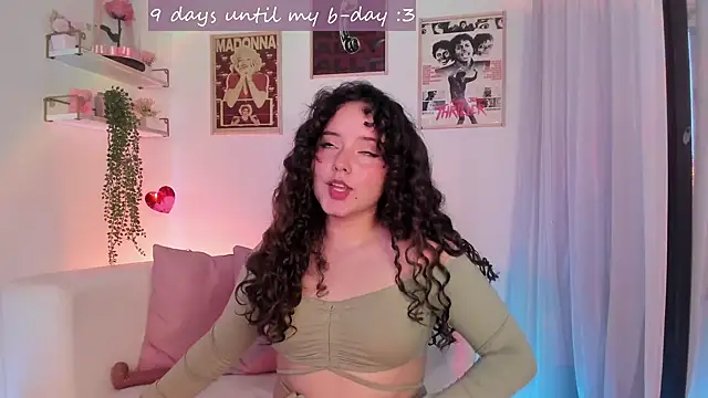 Snapshot of Ally_belle chatting on July 2026 01:58:33 AM Ally belle online show from July 2026 01:58:33 AM