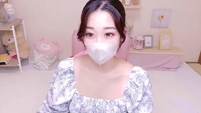 YURIKAsan  online show from May 2026 11:39:02 AM