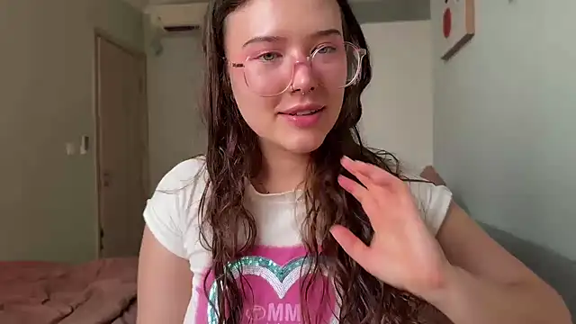 Snapshot of KristieKitty chatting on July 2026 08:18:02 AM KristieKitty online show from July 2026 08:18:02 AM