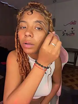 ThePrettyTiana online show from April 2026 07:38:02 PM