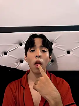 Lucca  555 online show from March 2026 09:32:02 PM