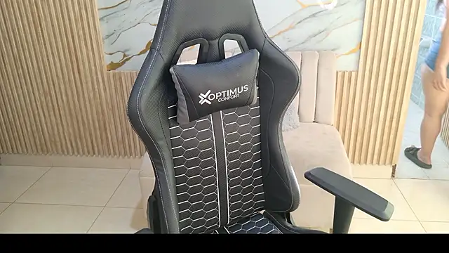 Akari 21 online show from March 2026 12:34:01 PM