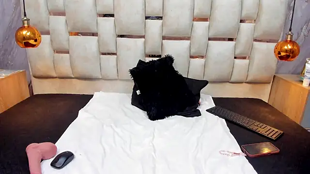 Milf Drip online show from May 2026 12:32:01 PM
