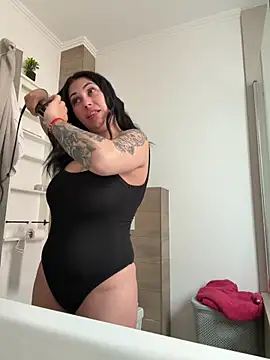 LunaSerenaX online show from March 2026 12:05:01 PM