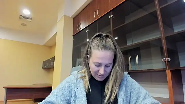 Nionelly online show from April 2026 01:41:01 PM