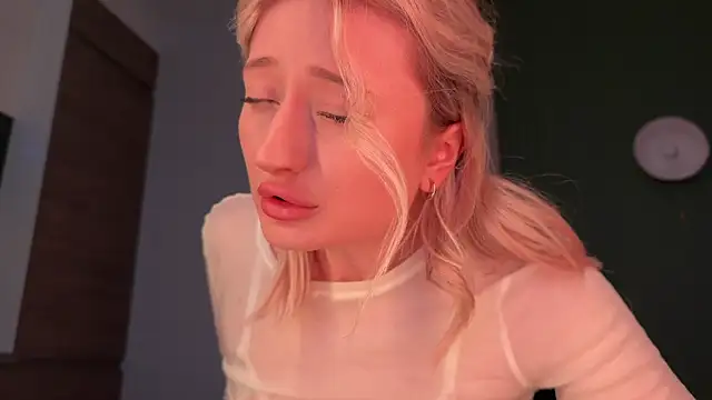 Wendy Amberr online show from March 2026 06:11:02 PM