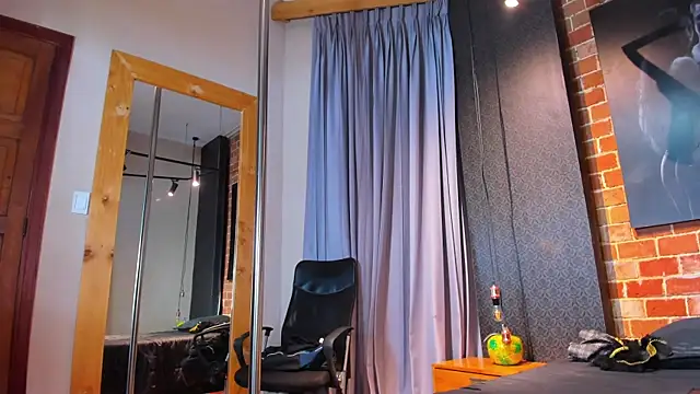 Sienna Dark online show from April 2026 11:29:02 AM