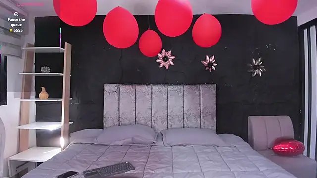 TylerCross  online show from April 2026 07:55:02 PM