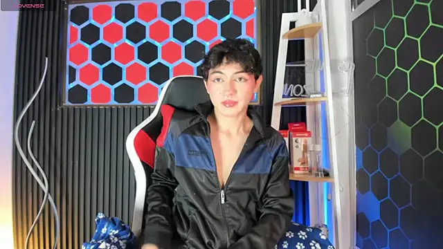 Cristopher Wild online show from May 2026 08:47:02 PM