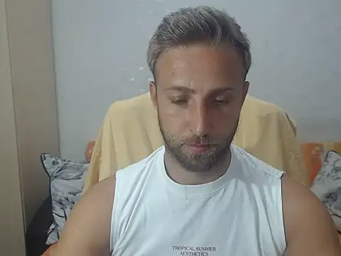 Snapshot of BlondEagleMuscle chatting on July 2026 07:38:02 PM BlondEagleMuscle online show from July 2026 07:38:02 PM