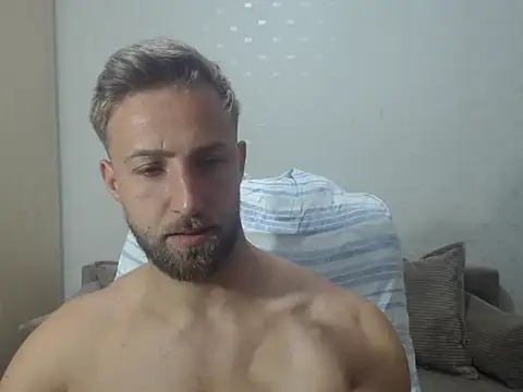 Snapshot of BlondEagleMuscle chatting on August 2026 08:58:01 PM BlondEagleMuscle online show from August 2026 08:58:01 PM