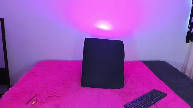 NatyVelt online show from April 2026 04:23:01 PM