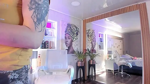 ZoeTaylorl online show from April 2026 11:35:02 AM