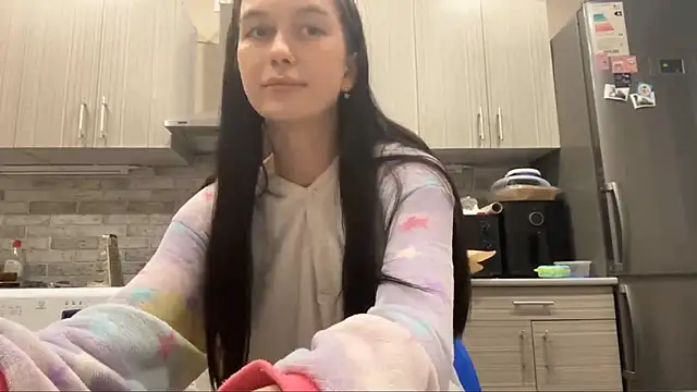 LaraDraggoo online show from March 2026 09:21:01 PM