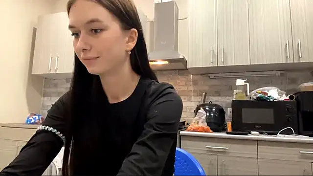 LaraDraggoo online show from March 2026 06:25:02 PM