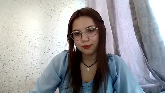 Aurora Breeze online show from May 2026 12:01:01 PM