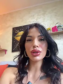 Snapshot of RaniaSnow chatting on May 2026 03:35:01 AM RaniaSnow online show from May 2026 03:35:01 AM