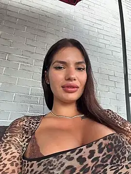 RaniaSnow online show from July 2026 01:32:02 PM