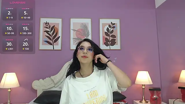 Snapshot of YayaQueen chatting on April 2026 12:53:02 PM YayaQueen online show from April 2026 12:53:02 PM