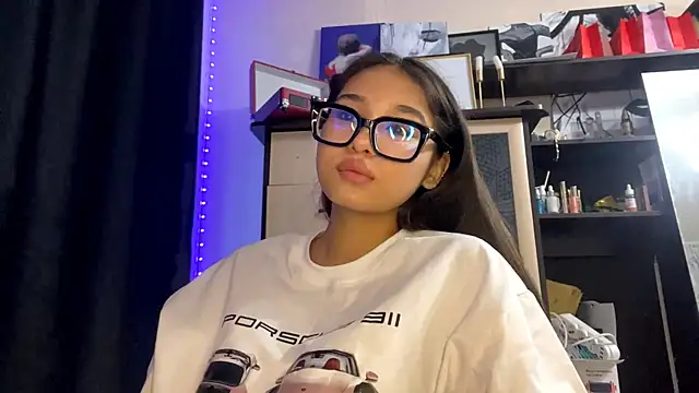 CatherineForbes online show from April 2026 12:44:02 PM