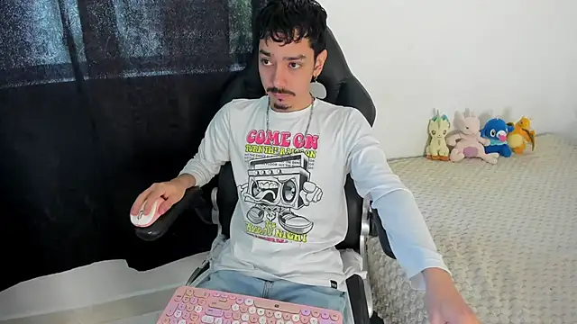 Snapshot of finn_jackson chatting on May 2026 08:16:02 PM finn jackson online show from May 2026 08:16:02 PM