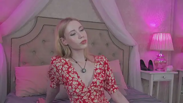 Lola Gilbert online show from June 2026 03:05:02 PM