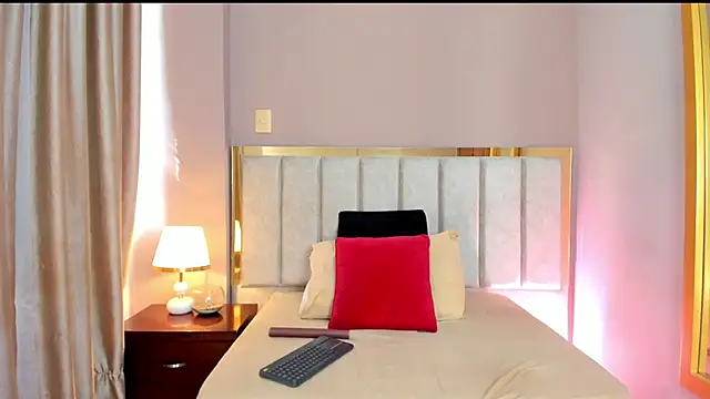 FreyaCameron online show from April 2026 02:00:01 PM