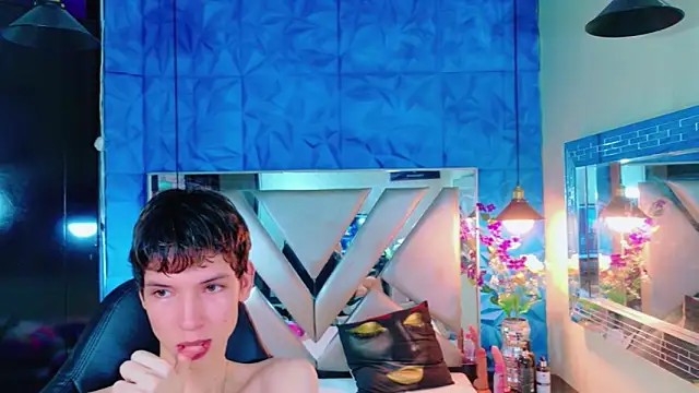 Stefany PiInk online show from May 2026 12:13:02 PM