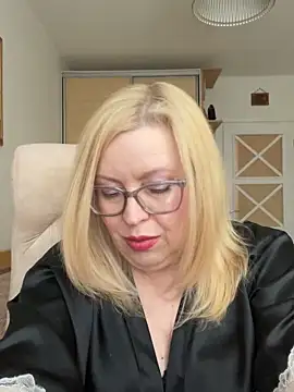 JanieLight53 online show from April 2026 03:36:02 PM