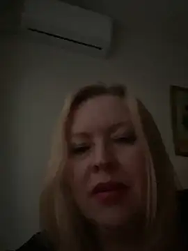 JanieLight53 online show from May 2026 11:34:04 PM