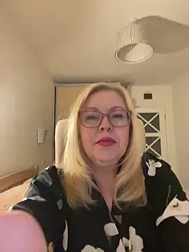 JanieLight53 online show from May 2026 07:54:02 PM