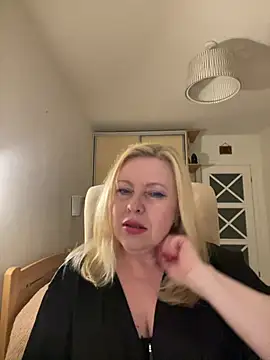 JanieLight53 online show from June 2026 09:13:01 PM