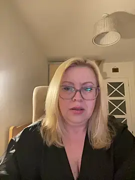 JanieLight53 online show from June 2026 07:07:01 PM