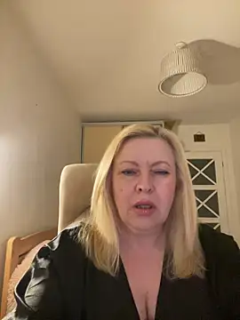 JanieLight53 online show from June 2026 07:29:01 PM