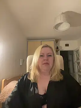 JanieLight53 online show from June 2026 12:27:01 AM