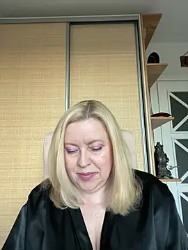 JanieLight53 online show from July 2026 05:01:02 PM
