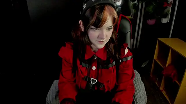 Snapshot of EsterTwilight chatting on May 2026 09:11:01 PM EsterTwilight online show from May 2026 09:11:01 PM