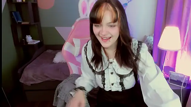 Snapshot of EsterTwilight chatting on May 2026 04:00:01 PM EsterTwilight online show from May 2026 04:00:01 PM