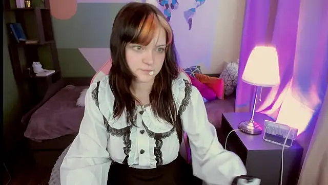 Snapshot of EsterTwilight chatting on May 2026 04:06:01 AM EsterTwilight online show from May 2026 04:06:01 AM
