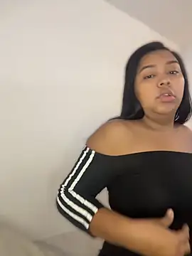 Snapshot of Vaiyolet5632 chatting on April 2026 09:48:01 AM Vaiyolet5632 online show from April 2026 09:48:01 AM