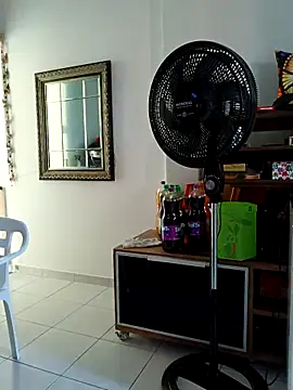 Snapshot of suzygleice chatting on March 2026 03:56:01 PM suzygleice online show from March 2026 03:56:01 PM