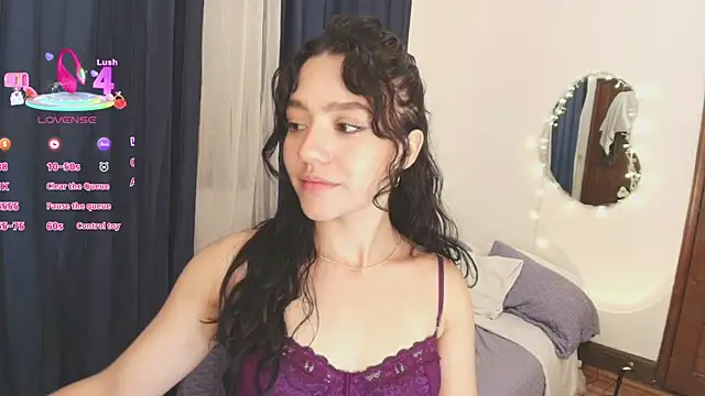 Snapshot of Katiieee chatting on May 2026 12:39:02 AM Katiieee online show from May 2026 12:39:02 AM
