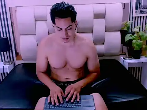Snapshot of Alex_Wolft chatting on July 2026 12:24:02 PM Alex Wolft online show from July 2026 12:24:02 PM
